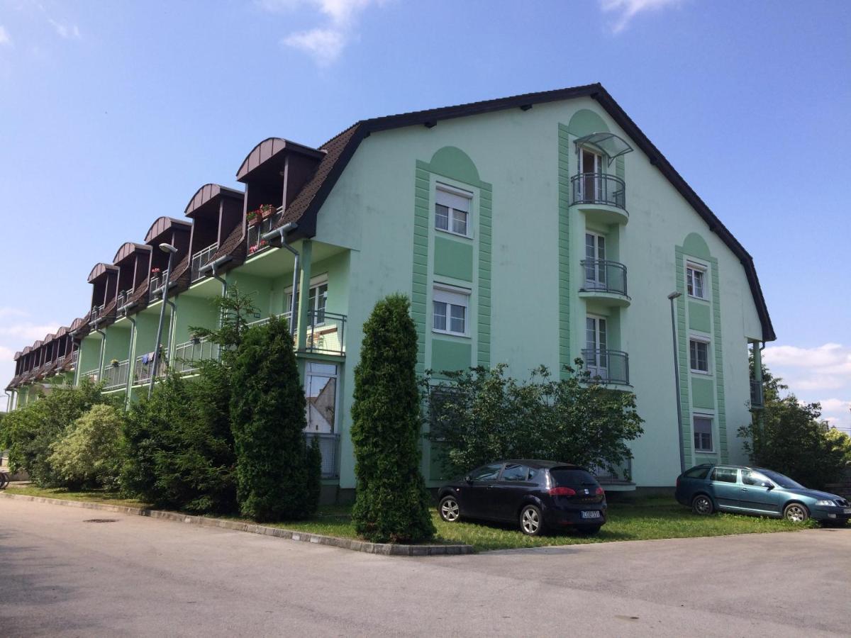 Loft Apartman Aparthotel Sárvár Kültér fotó